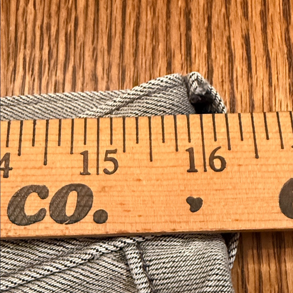 Uniqlo Gray Wide Leg Jeans 30 Waist Heavy Cotton Minimalist Denim - Picture 7 of 13